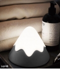 چراغ خواب لمسی سیلیکونی رو میزی شارژی طرح کوه برفی - همراه با کابل شارژ