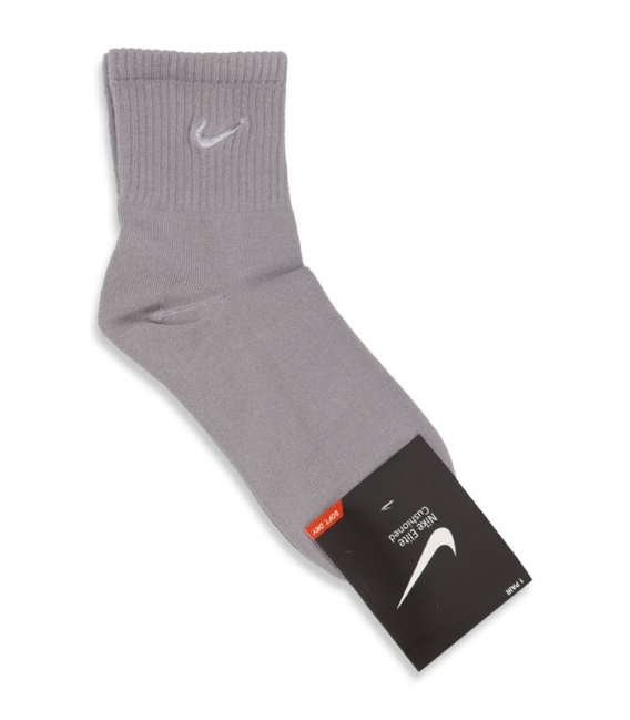 جوراب نیم ساق کش انگلیسی گلدوزی طرح Nike خاکستری