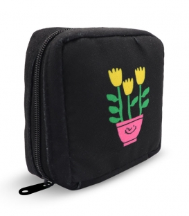 کیف نوار بهداشتی زیپ دار Hippo هیپو ابعاد 13×13 طرح گل و گلدان مشکی