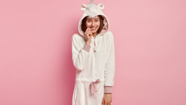 چرا زنان لباس خواب میپوشن؟