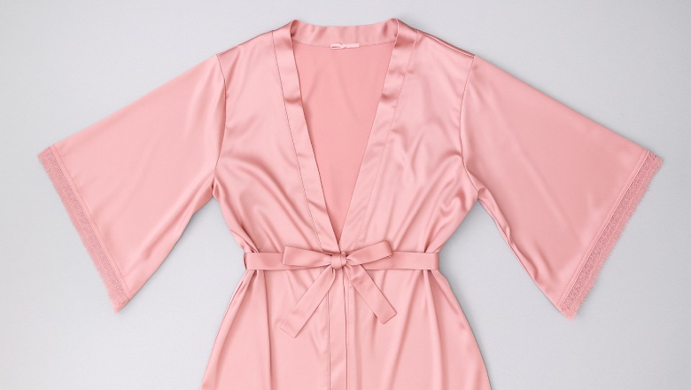 جدا کردن لباس‌ها براساس رنگ و جنس پارچه