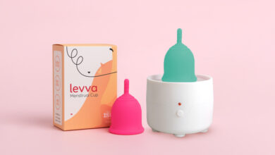 نحوه جوشاندن کاپ قاعدگی در مایکروفر