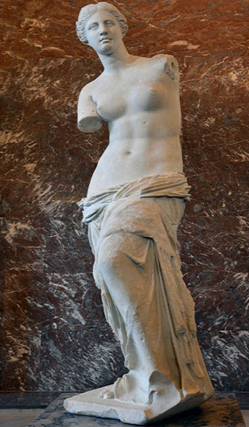 مجسمه مشهور Venus de Milo در موزه لوور، الهامبخش استایل کایلی جنر در مت گالا ۲۰۲۶